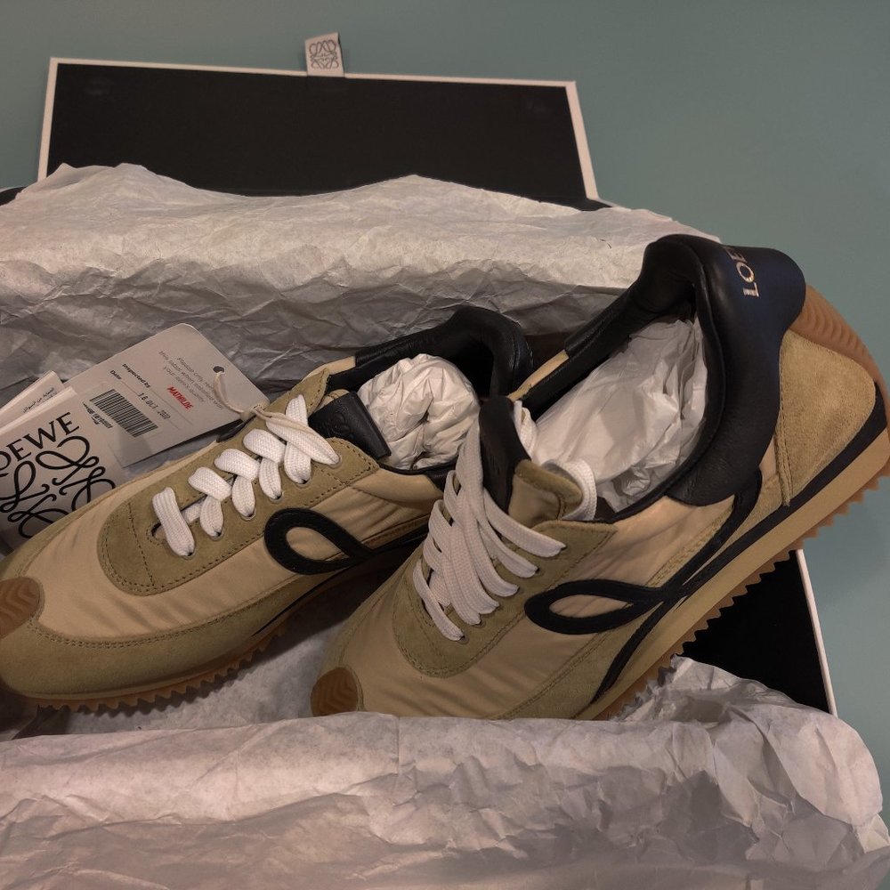 LOEWE Flow Mixed Leather Runner Sneakers EU39 *LIKE NEW*